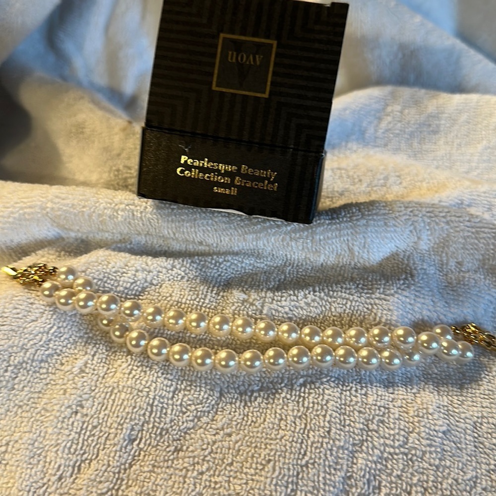 Avon Vintage 1995 Pearlesque Beauty Collection Bracelet Small
